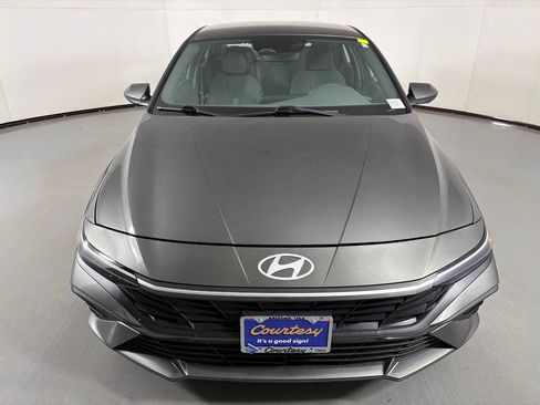 Used 2024 Hyundai Elantra SEL FWD image 3