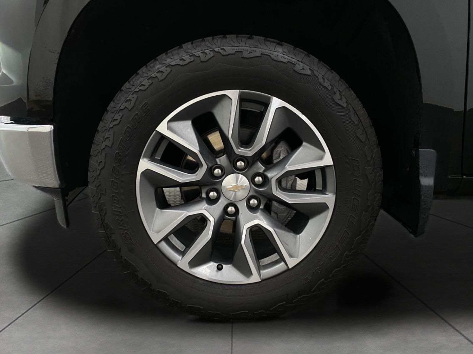 Used 2024 Chevrolet Silverado 1500 LT AWD/4WD image 13
