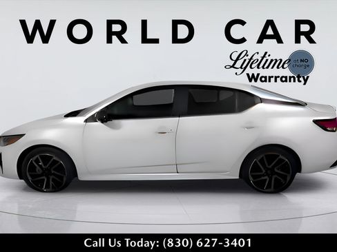 Used 2024 Nissan Sentra SR w/ SR Premium Package FWD image 4