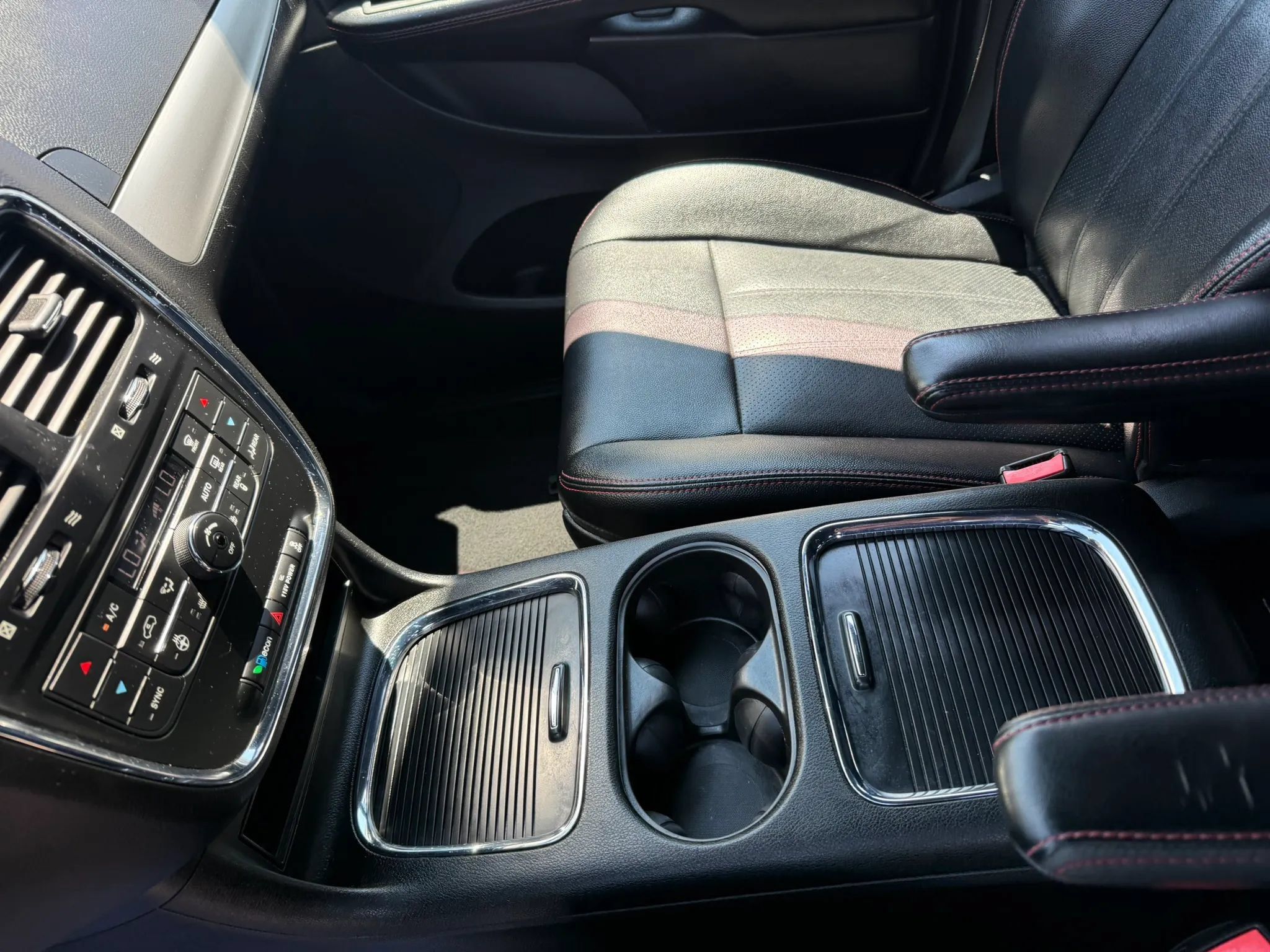 Used 2019 Dodge Grand Caravan GT FWD image 14