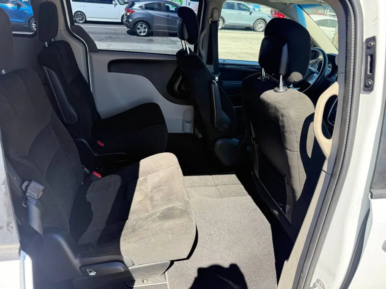 Used 2015 Dodge Grand Caravan American Value Package w/ UConnect Hands-Free Group FWD image 39