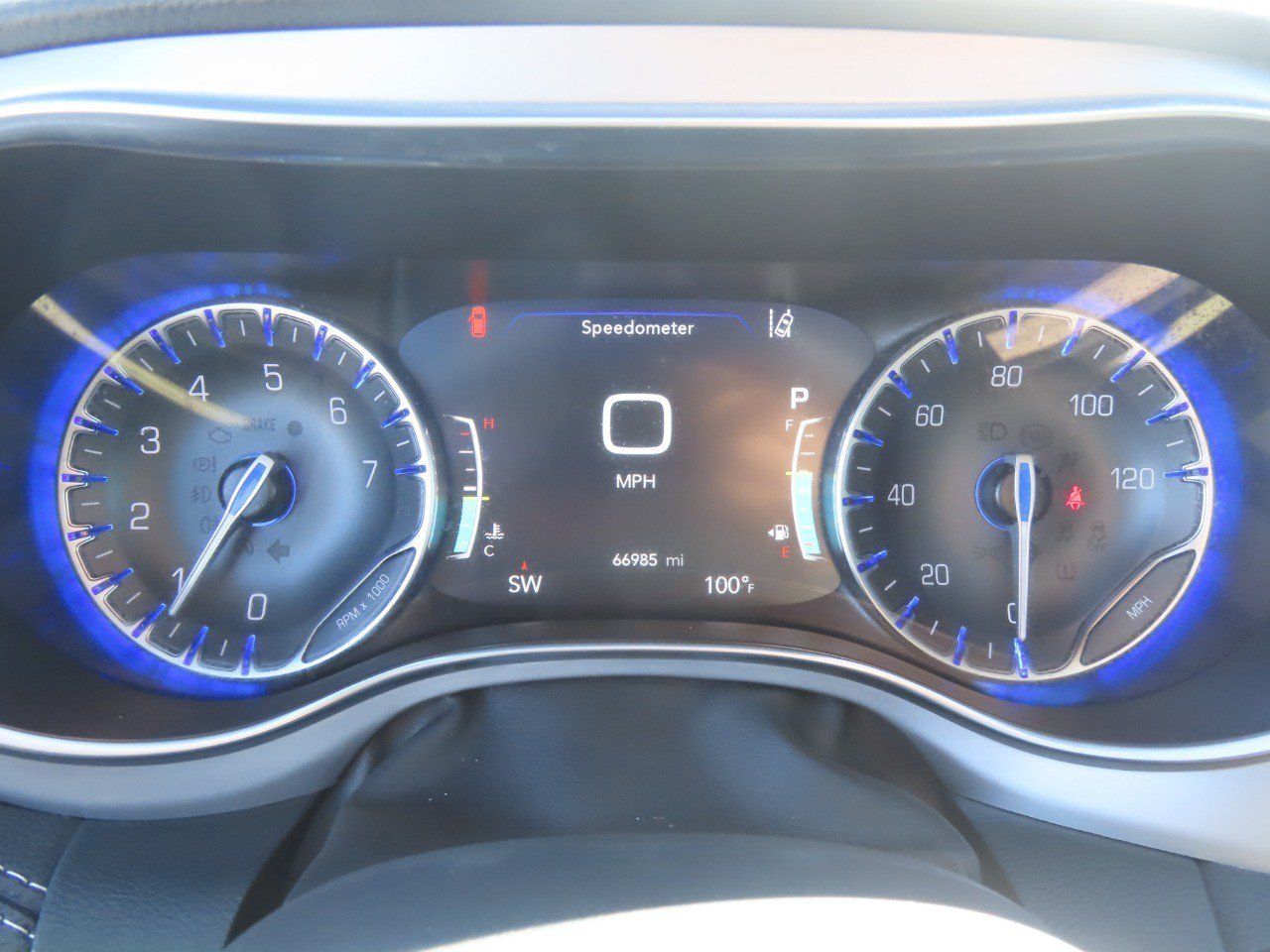 Used 2025 Chrysler Pacifica Limited FWD image 29