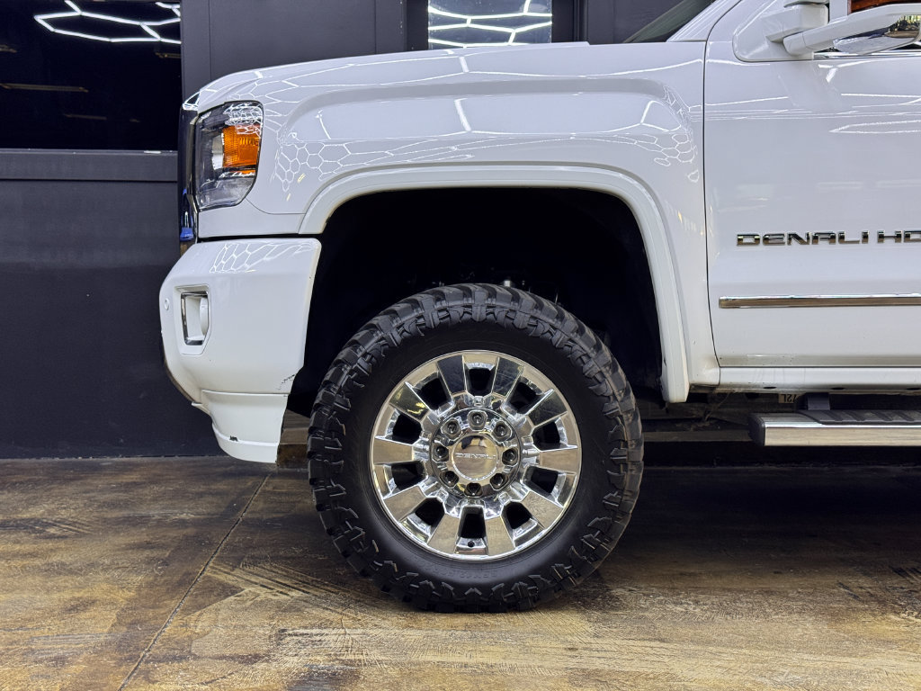 Used 2016 GMC Sierra 2500 Denali w/ Duramax Plus Package AWD/4WD image 4