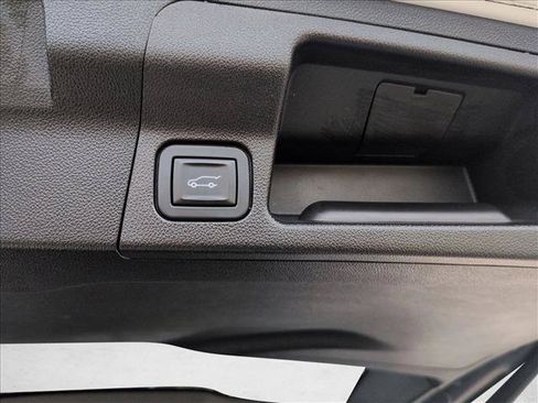Certified 2019 GMC Acadia Denali w/ Technology Package AWD/4WD image 11