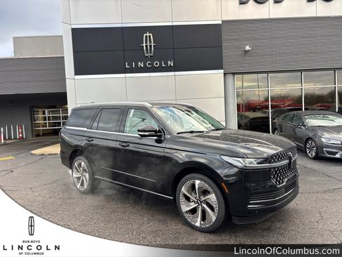 New 2026 Lincoln Navigator Black Label AWD/4WD image 1