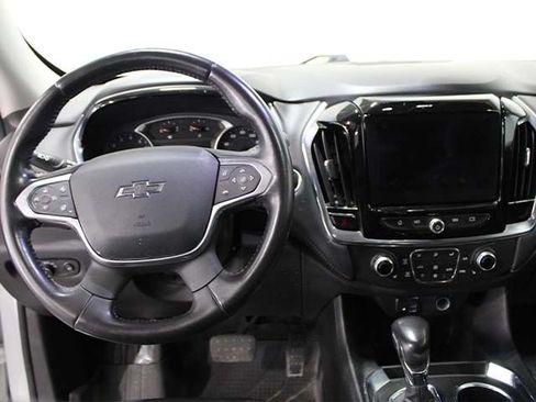 Used 2021 Chevrolet Traverse RS AWD/4WD image 13