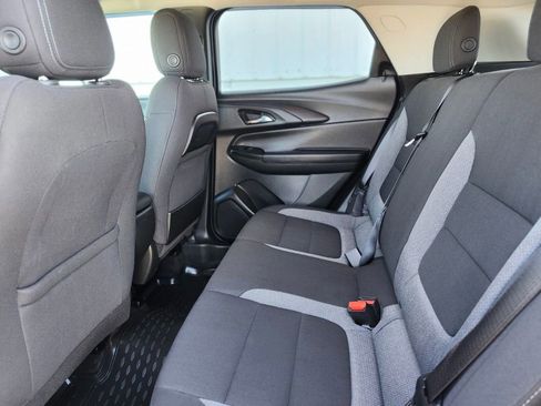 Used 2023 Chevrolet TrailBlazer LT AWD/4WD image 14