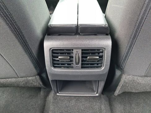 Used 2023 Nissan Rogue S AWD/4WD image 21