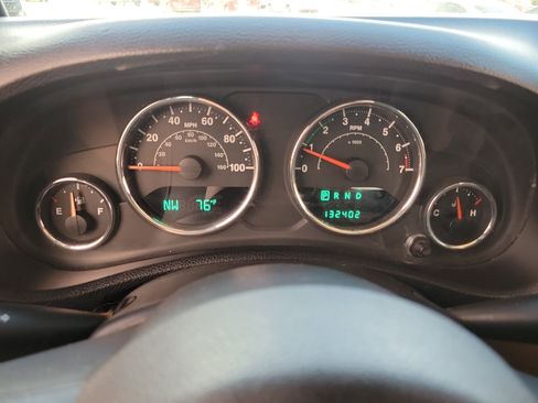 Used 2013 Jeep Wrangler Unlimited Sahara w/ Trailer Tow Group AWD/4WD image 18