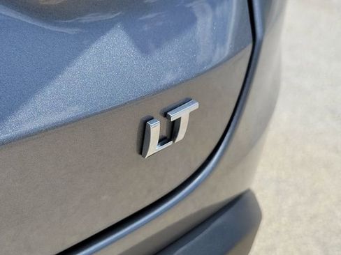 Certified 2025 Chevrolet Trax LT w/ LT Convenience Package FWD image 8