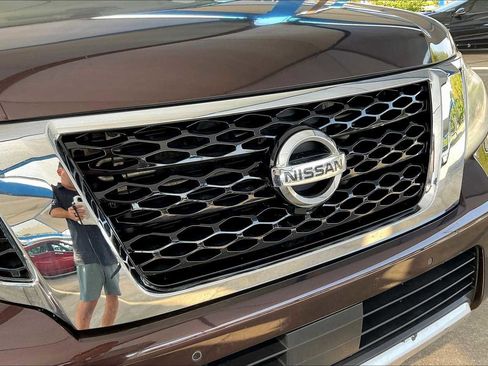 Used 2017 Nissan Armada Platinum image 29