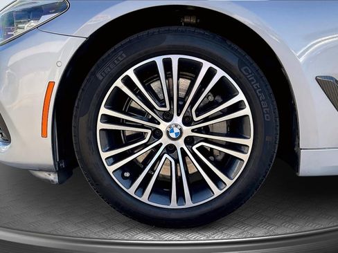 Used 2017 BMW 540i image 9