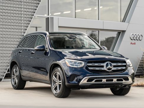 Used 2020 Mercedes-Benz GLC 300 4MATIC image 1