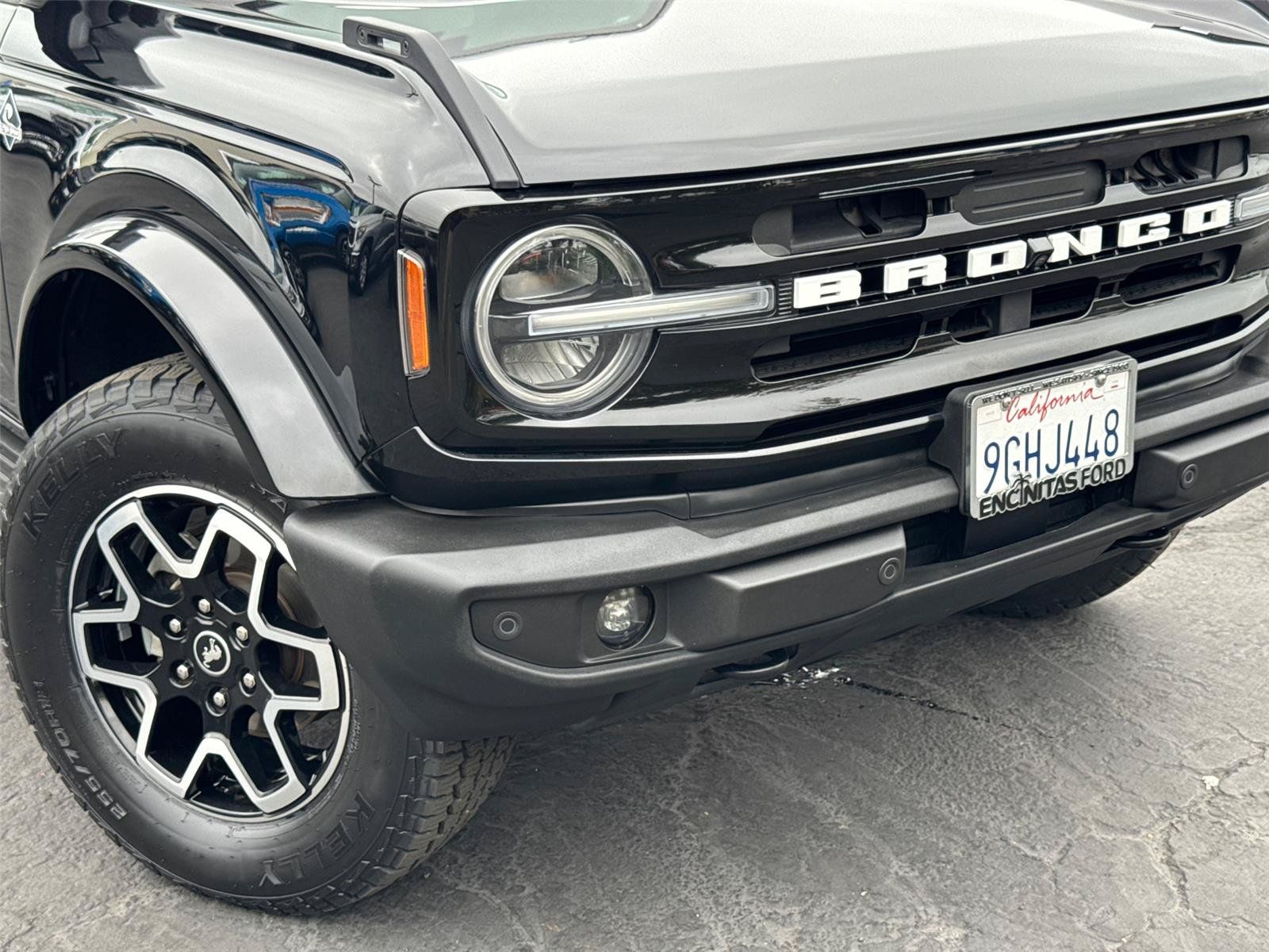 Used 2023 Ford Bronco Outer Banks AWD/4WD image 3