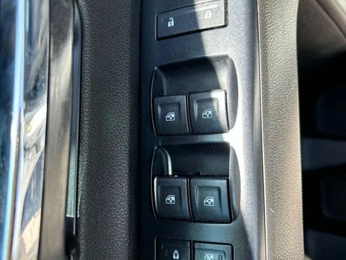 Used 2019 Chevrolet Silverado 2500 W/T AWD/4WD image 31