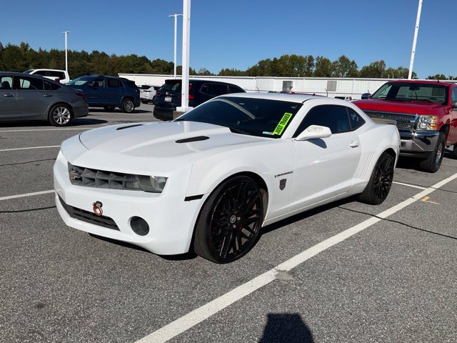 Used 2011 Chevrolet Camaro LS RWD image 3