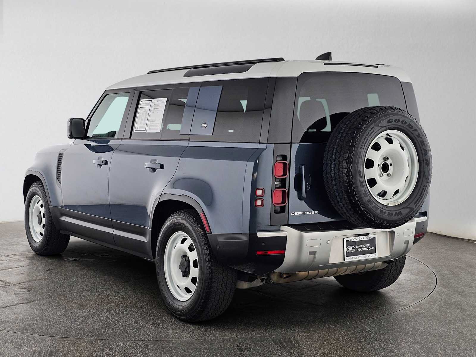 Used 2023 Land Rover Defender 110 S AWD/4WD image 3