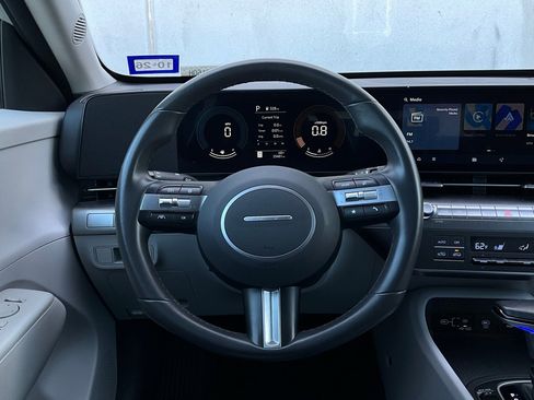 Used 2025 Hyundai Kona SEL image 33