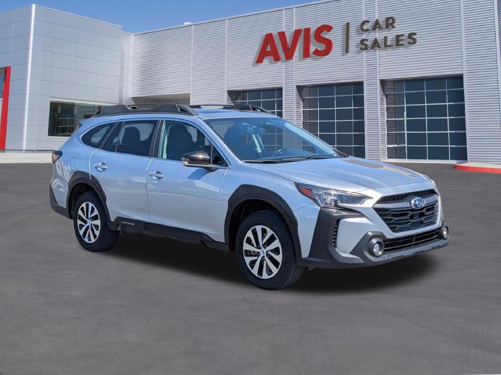 Used 2025 Subaru Outback Premium AWD/4WD image 3