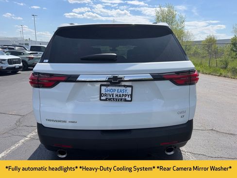 Used 2023 Chevrolet Traverse LT w/ Rear Camera Mirror Package AWD/4WD image 9