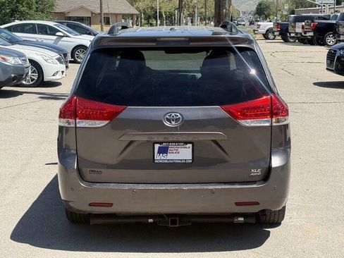 Used 2013 Toyota Sienna XLE AWD/4WD image 5