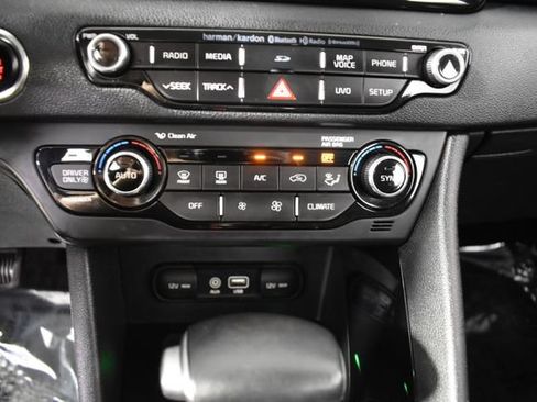 Used 2018 Kia Niro EX w/ EX Touring Graphite Edition FWD image 26