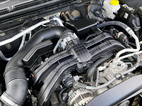 Certified 2024 Subaru Outback Premium AWD/4WD image 36