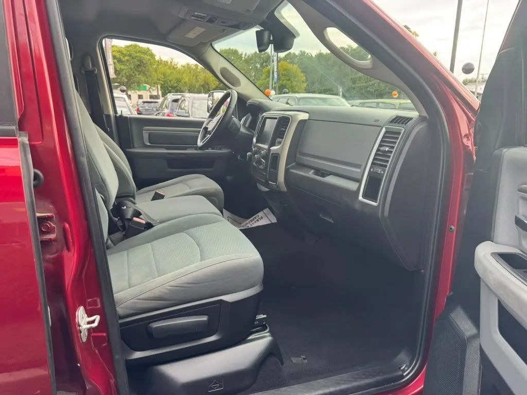 Used 2014 RAM 1500 Classic SLT w/ Luxury Group AWD/4WD image 16