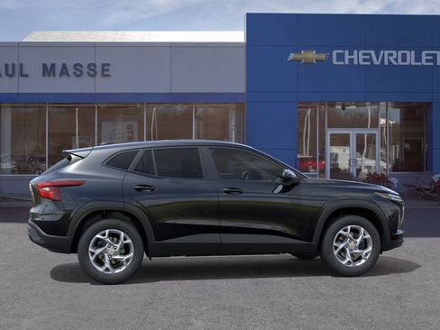 New 2026 Chevrolet Trax LS w/ LS Convenience Package FWD image 5