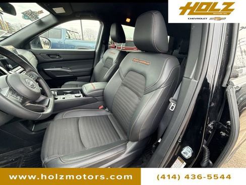 Used 2025 Nissan Pathfinder Rock Creek image 18