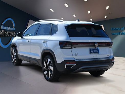 Certified 2025 Volkswagen Taos SEL image 6