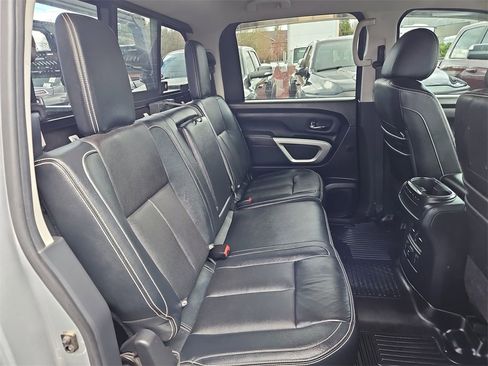 Used 2018 Nissan Titan PRO-4X w/ Pro-4x Convenience Package image 15