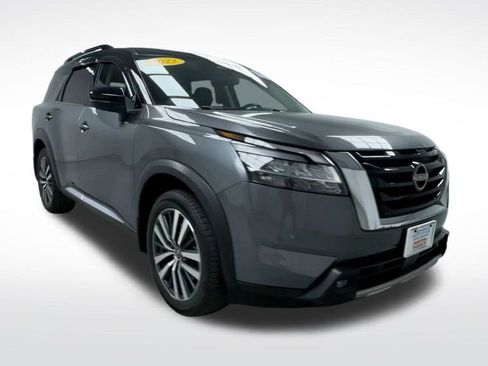 Used 2022 Nissan Pathfinder Platinum w/ Cargo Package image 19