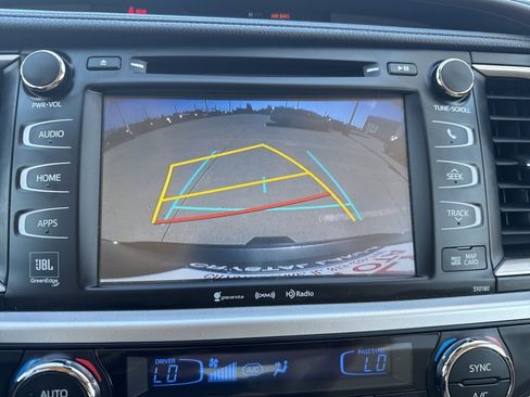 Used 2018 Toyota Highlander Limited image 14