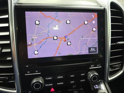 Used 2017 Porsche Cayenne S image 33