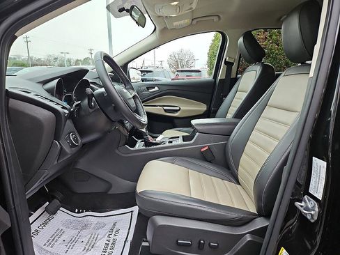 Used 2019 Ford Escape SEL image 9