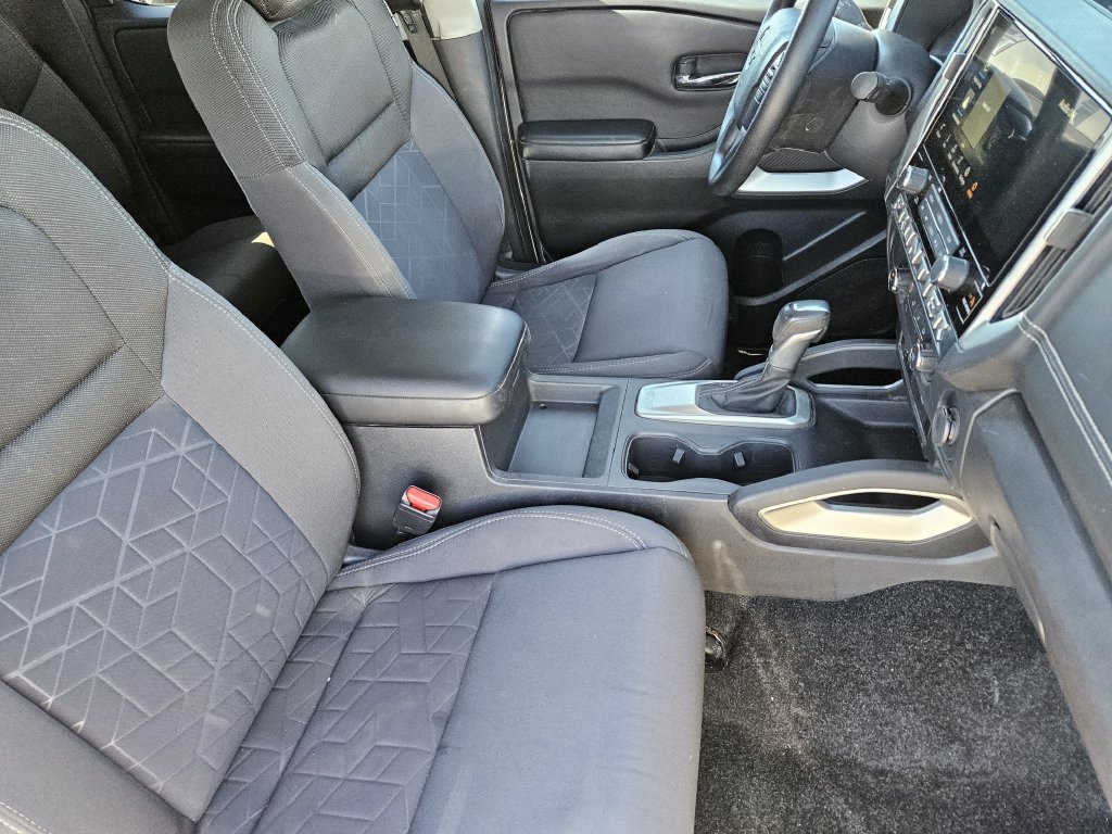 Used 2025 Nissan Frontier SV RWD image 9