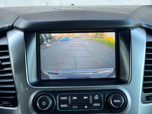 Used 2019 Chevrolet Suburban LT image 26