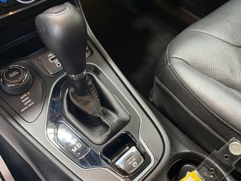 Used 2020 Jeep Cherokee Limited AWD/4WD image 18