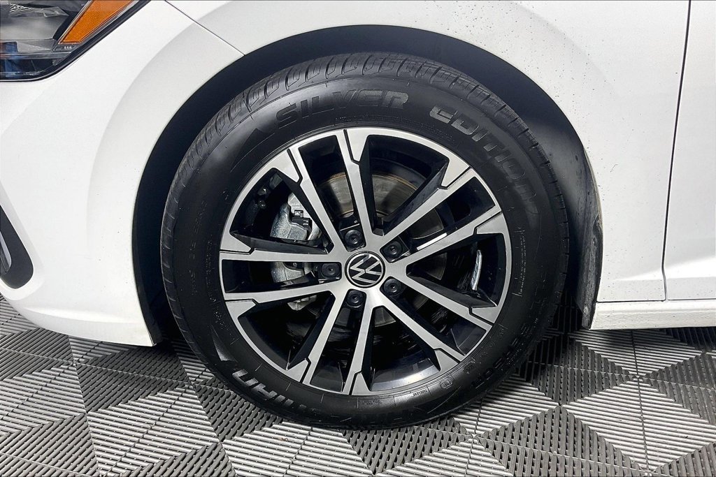 Used 2024 Volkswagen Jetta Sport FWD image 10