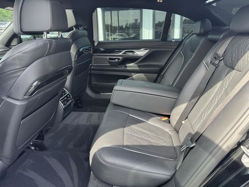 Used 2022 BMW 740i xDrive w/ M Sport Package AWD/4WD image 15
