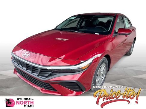 Used 2026 Hyundai Elantra SE FWD image 1