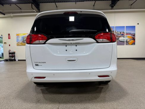 Used 2022 Chrysler Voyager LX w/ Fleet Security Group FWD image 6