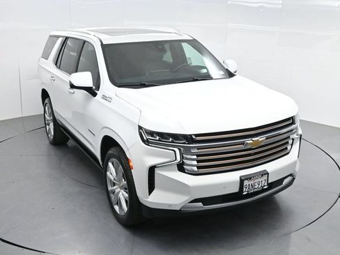 Used 2022 Chevrolet Tahoe High Country w/ Premium Package 2 AWD/4WD image 58