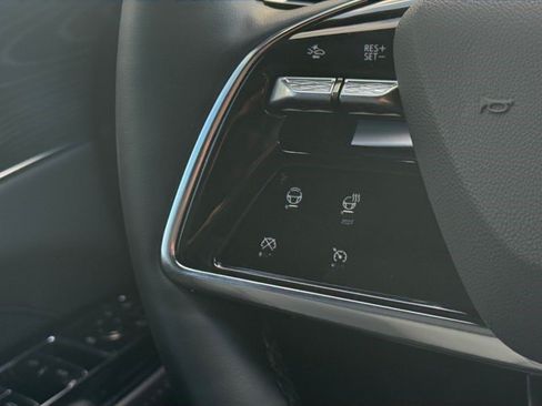 Certified 2026 Cadillac Lyriq Luxury AWD/4WD image 8