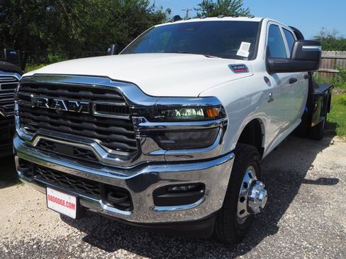 New 2025 RAM 3500 Tradesman w/ Chrome Appearance Group image 3