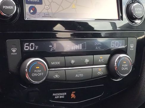 Used 2017 Nissan Rogue SL w/ SL Premium Package image 26