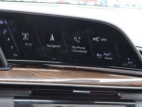 Used 2024 Cadillac Escalade Sport Platinum w/ LPO, ONYX Package image 13