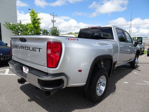 Used 2021 Chevrolet Silverado 3500 LT w/ Convenience Package AWD/4WD image 4