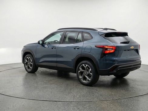 Used 2025 Chevrolet Trax LT image 6